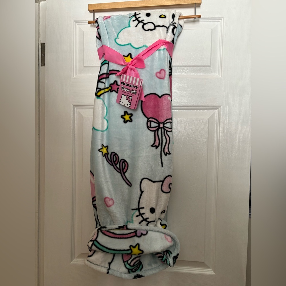Hello Kitty NEW RELEASE Blue Balloon & Bows Plush Throw Blanket New Release